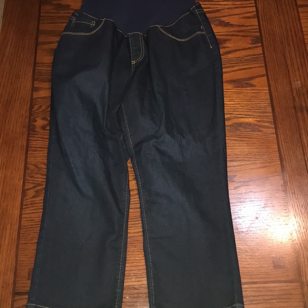 Women’s Maternity Capris Size Large